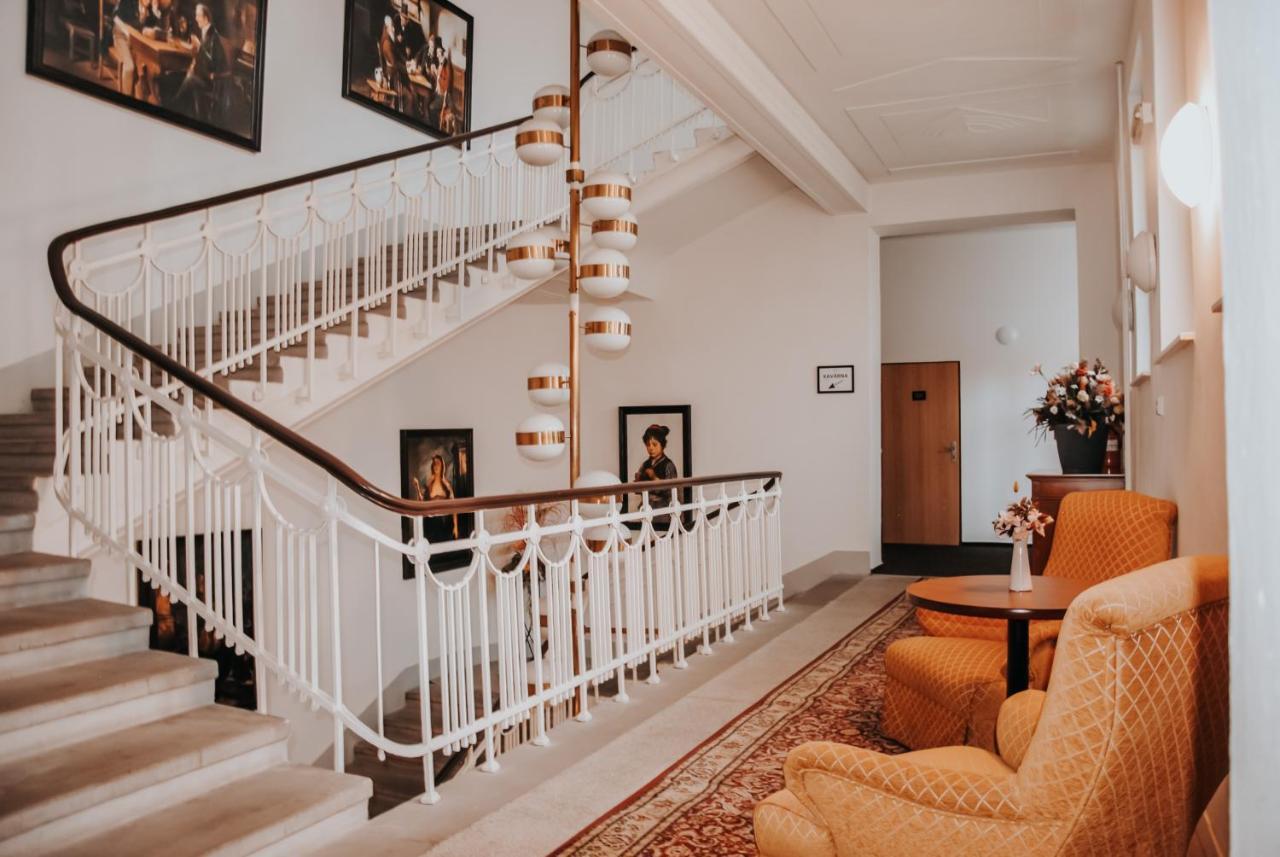 B&B Hotel Praha Нови-Йичин Экстерьер фото