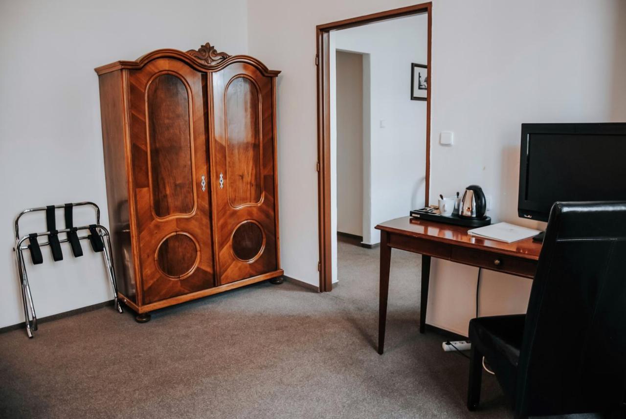 B&B Hotel Praha Нови-Йичин Экстерьер фото