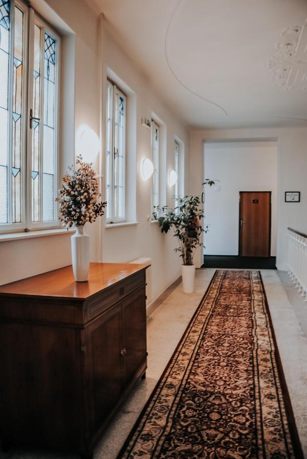 B&B Hotel Praha Нови-Йичин Экстерьер фото