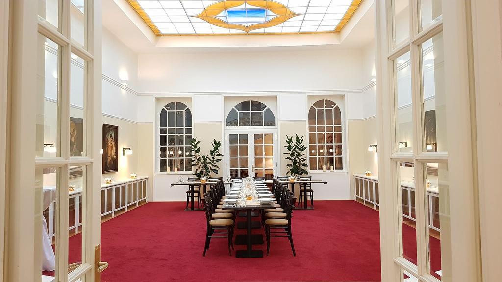 B&B Hotel Praha Нови-Йичин Экстерьер фото