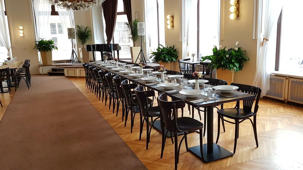 B&B Hotel Praha Нови-Йичин Экстерьер фото