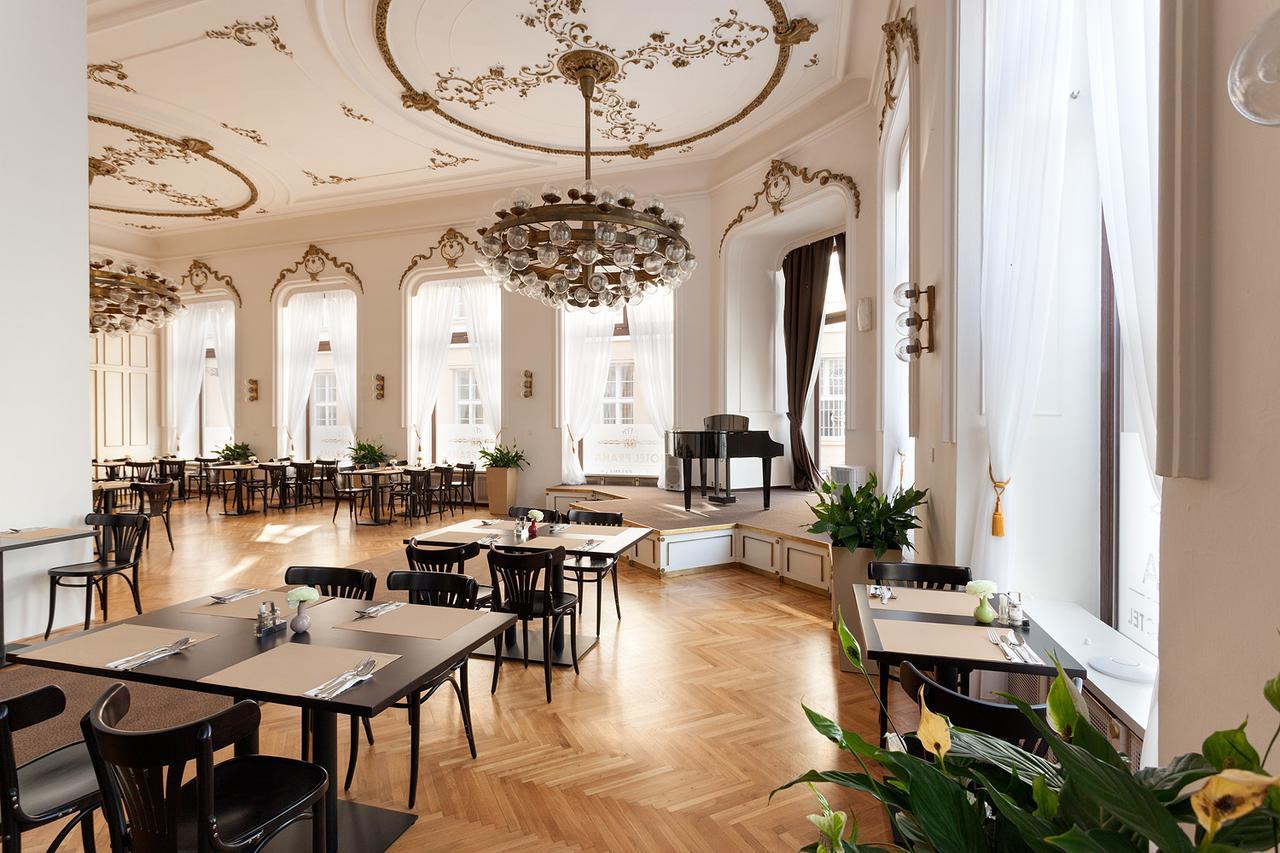 B&B Hotel Praha Нови-Йичин Экстерьер фото