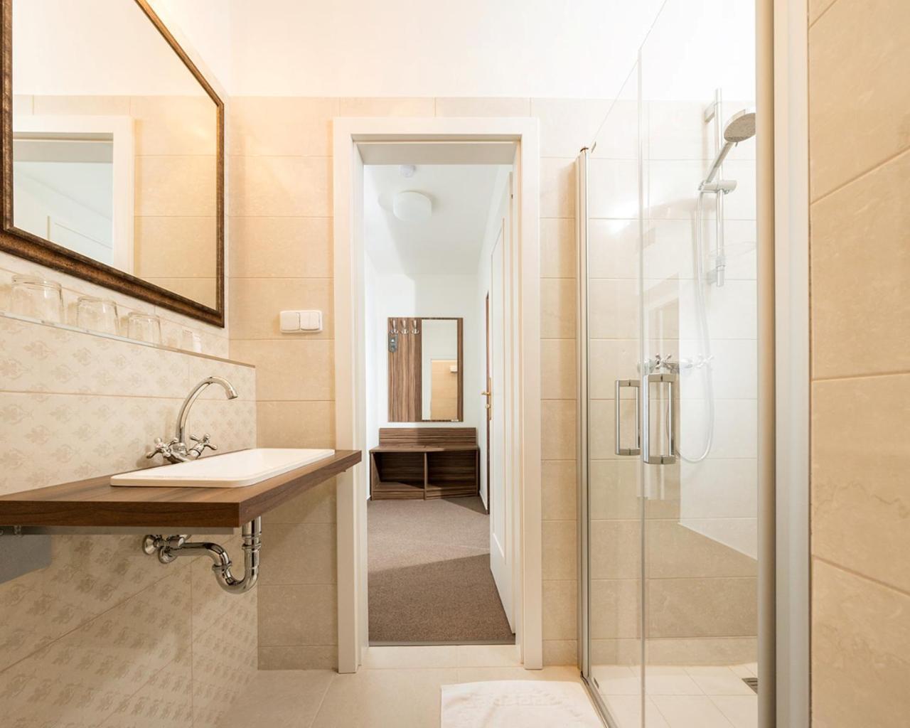 B&B Hotel Praha Нови-Йичин Экстерьер фото